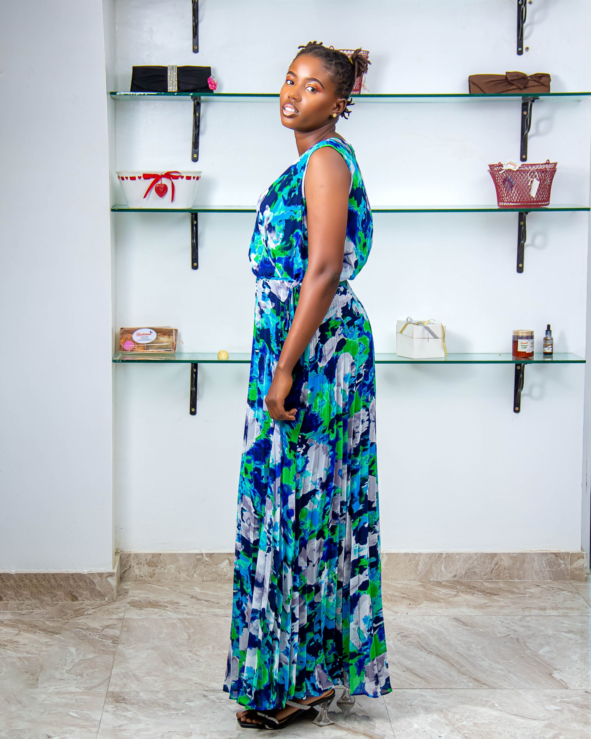 DONNA MORGAN - Image 2