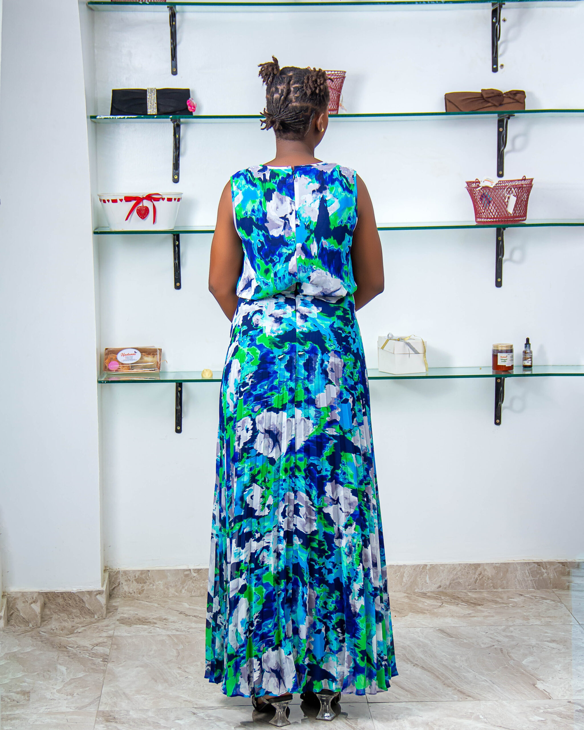 DONNA MORGAN - Image 3