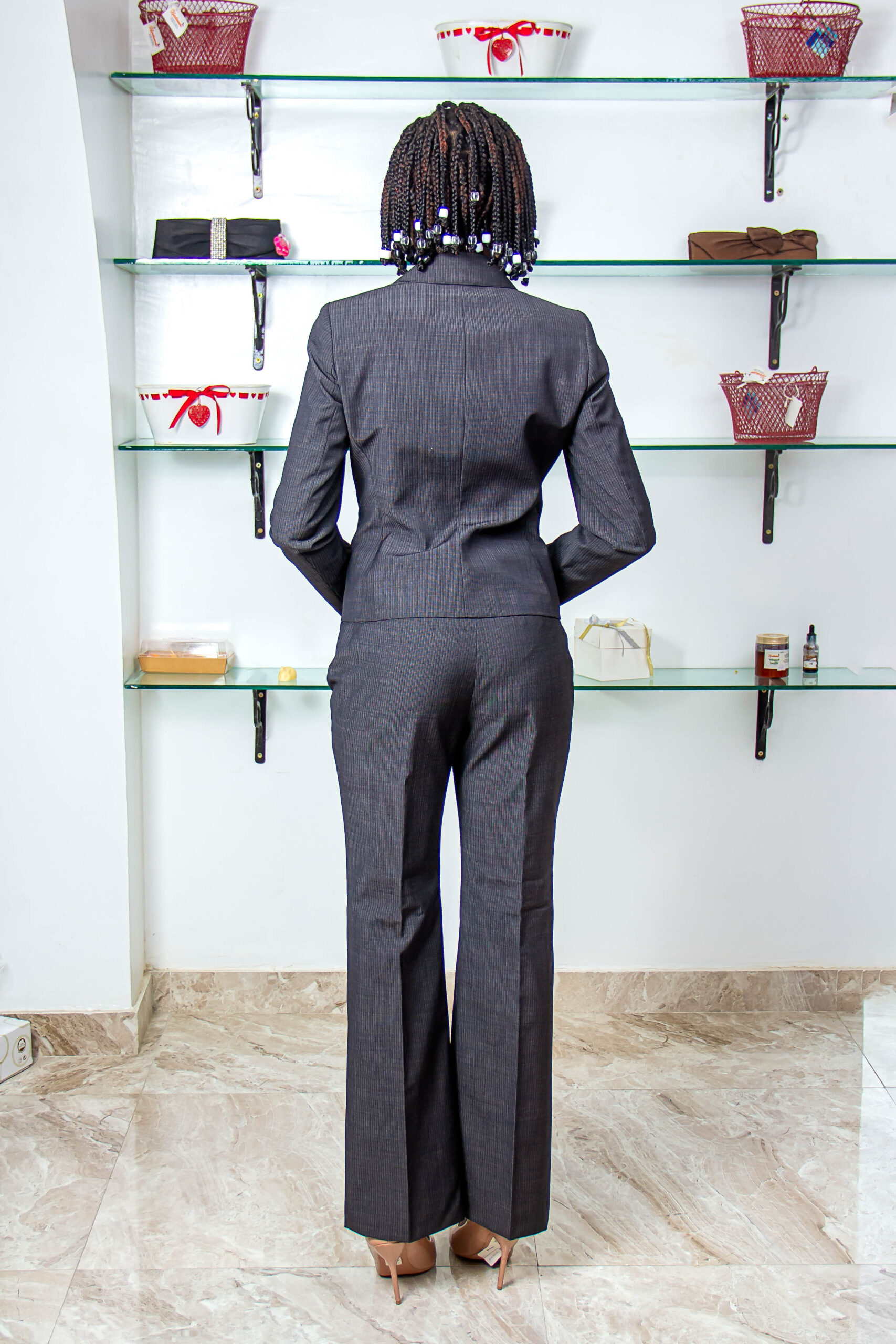 TARA HANSEN - Image 4