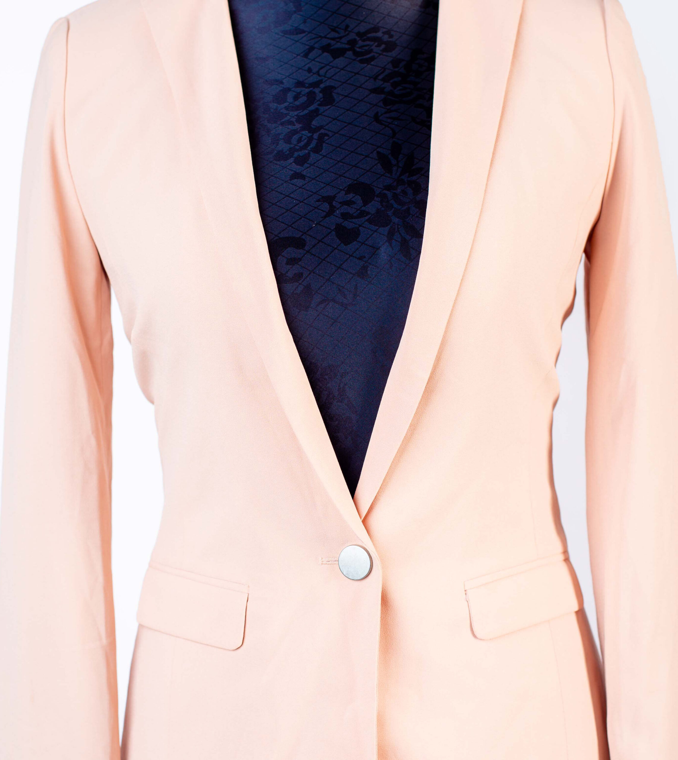 FOREVER 21 BLUSH CAREER BOYFRIEND LONGSLEEVE COLLARLESS - Image 8