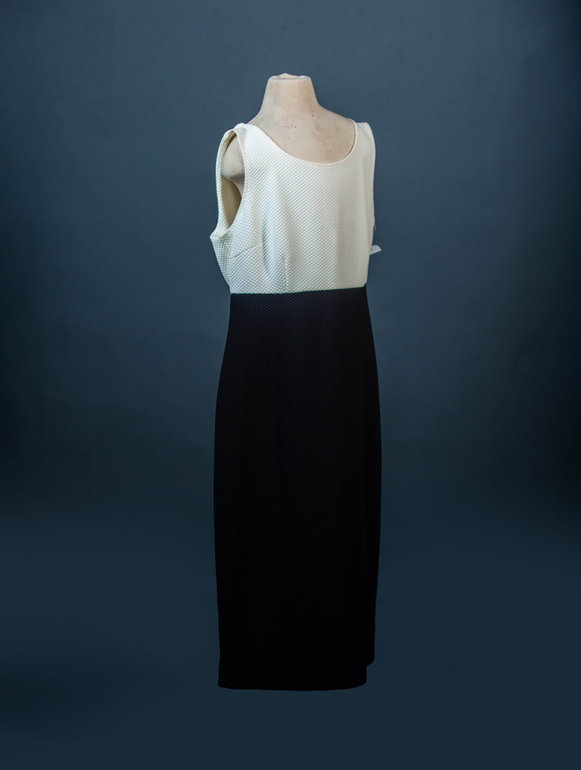 DANNY&NICOLE WHITE & BLACK DRESS SUIT - Image 7