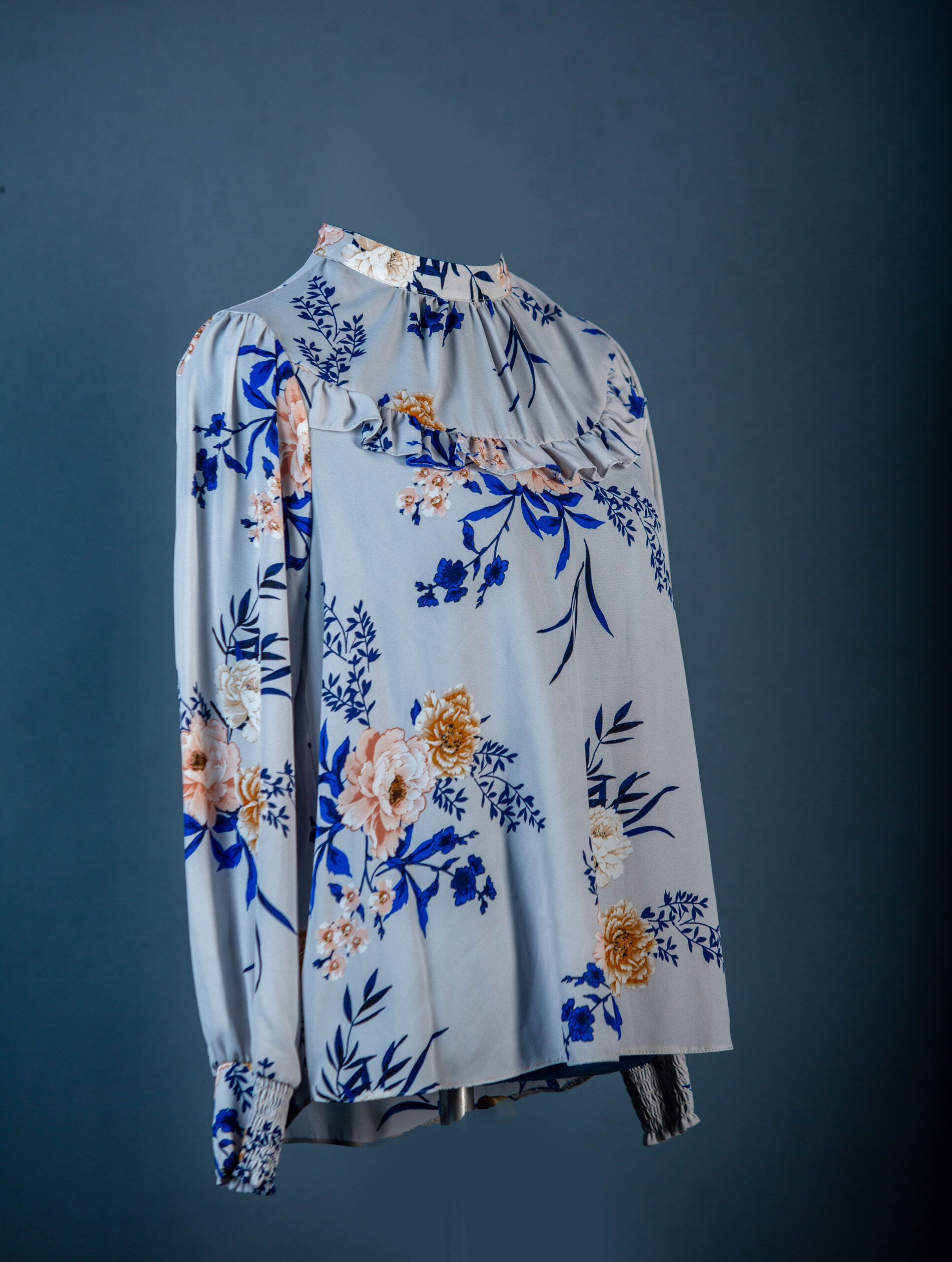 DOROTHY PERKINS GREY WITH BLUE/PINK FLORAL TOP WITH TINY BUST FRILLS - Image 2