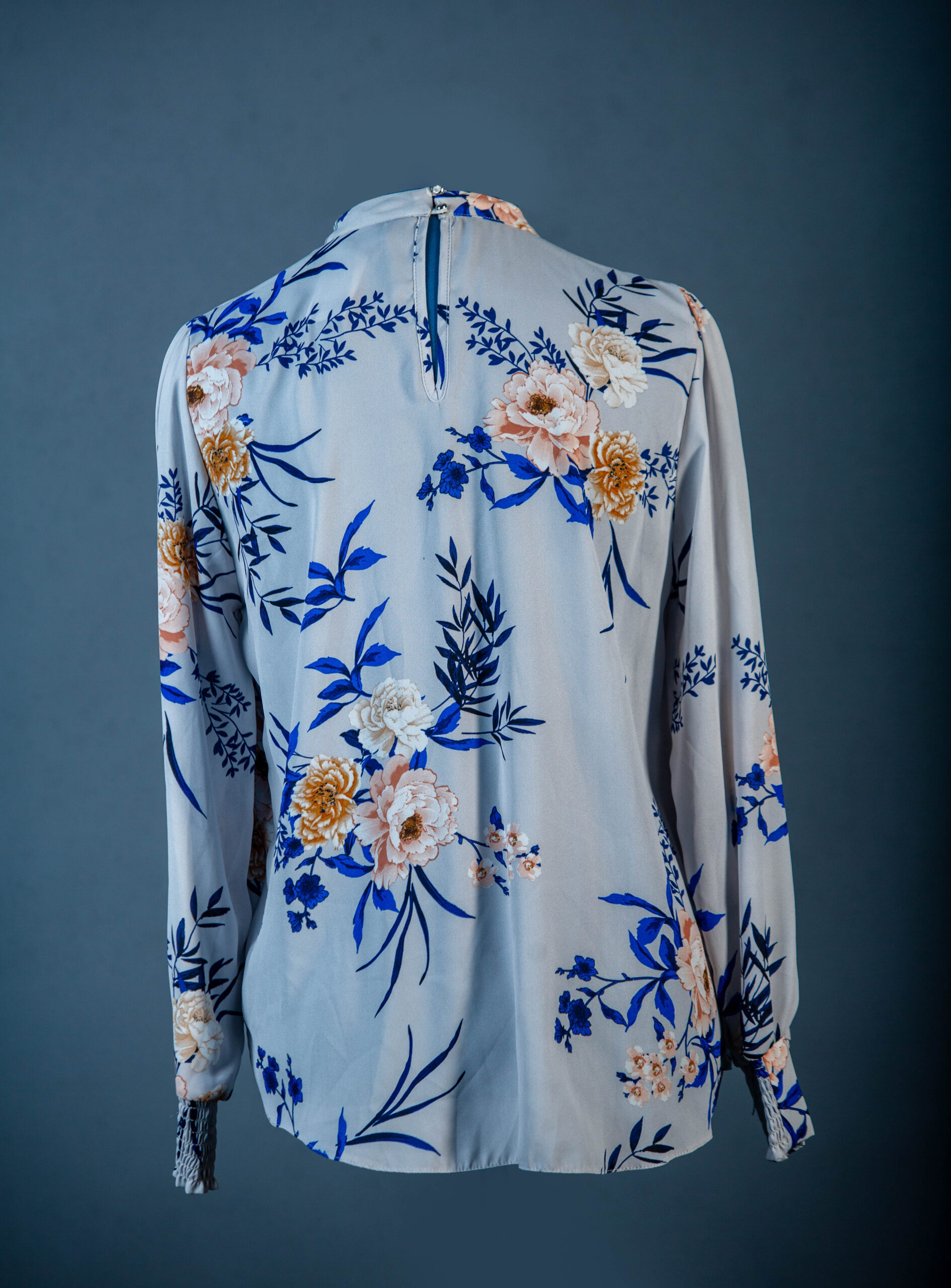 DOROTHY PERKINS GREY WITH BLUE/PINK FLORAL TOP WITH TINY BUST FRILLS - Image 3