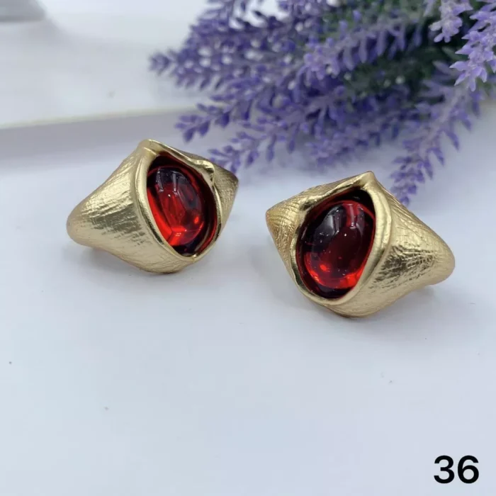 JPG13EGOLD ANTIC WITH RED EYE EARRING