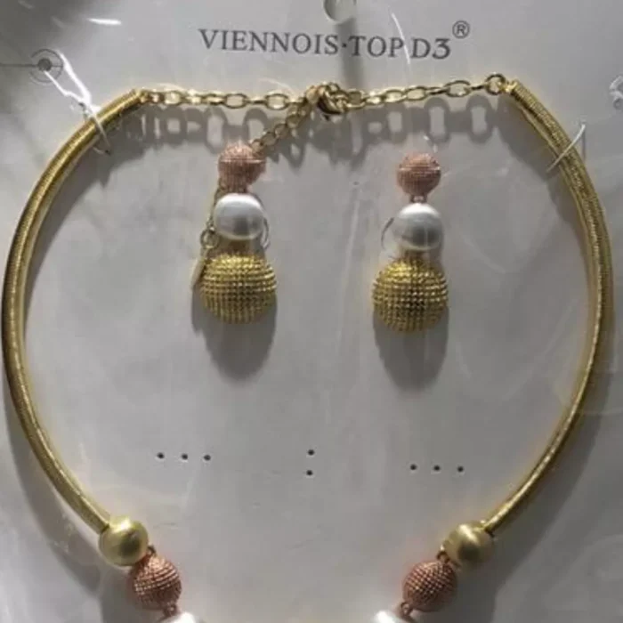VIENNOIS GOLD WITH 3 TONE CORD WITH SMOOTH AND BRUSH CIRCLES AND 3 TONE DROP EAR RING