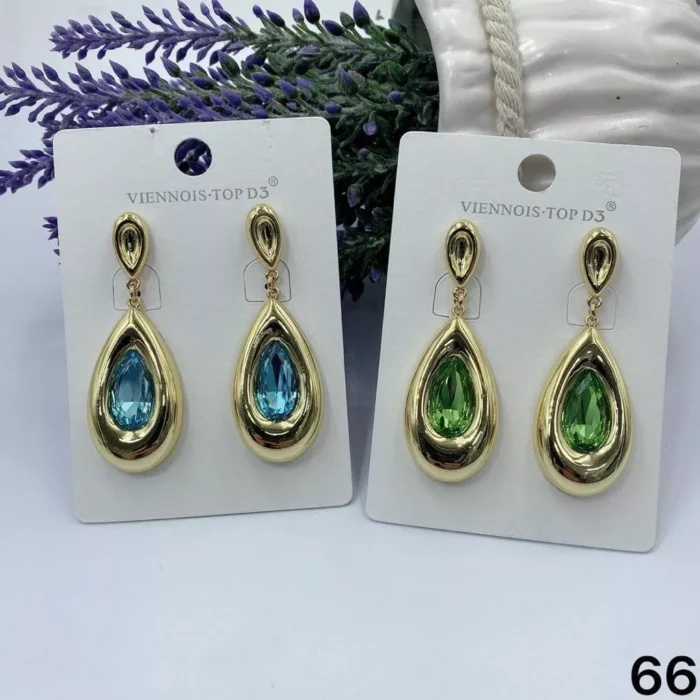 jpg18EGBGOLD OVAL WITH SEA BLUE CRYSTAL STONE CENTER DROP EAR RING