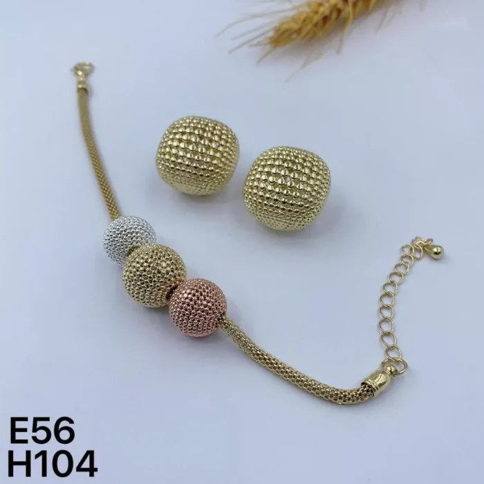 jpg2 BE3 TONE GOLD MESH BALL BRACELET WITH GOLD MESH SQUARE EARRING