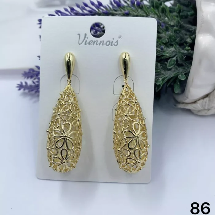 VIENNOIS GOLD OVAL WITH SMALL PETALLS DETAILS DROP EARRING