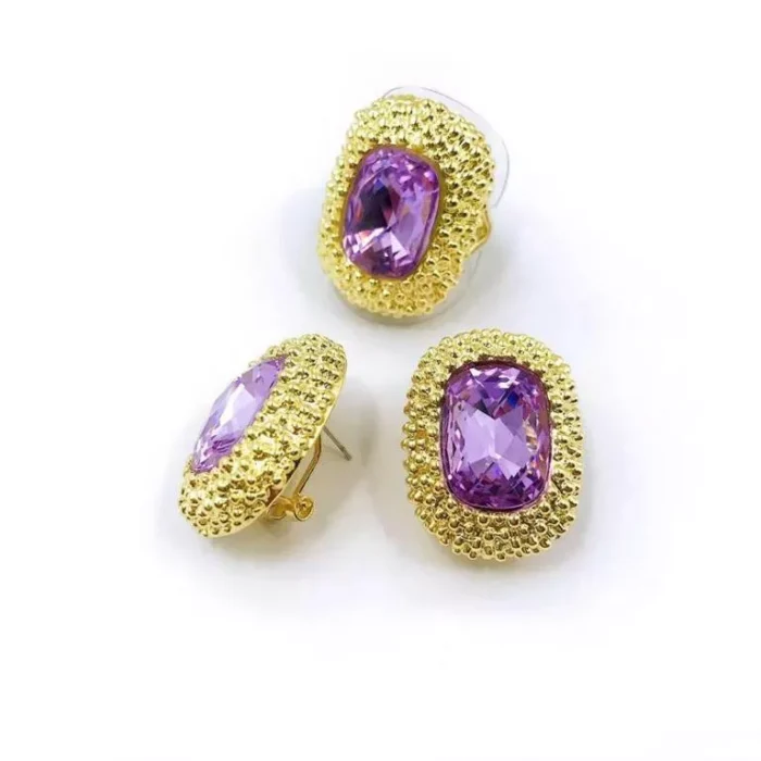 VIENNOIS GOLD STUBBS WITH LILAC CENTER CRYSTAL GLASS STONE EAR RING