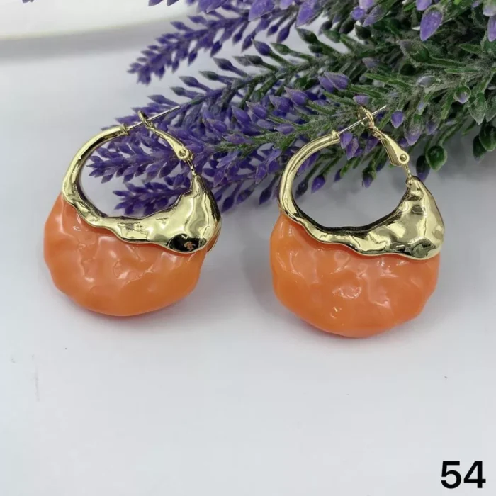 VIENNOIS GOLD WITH ORANGE ODD SHAPE PEARL DROP EAR RING