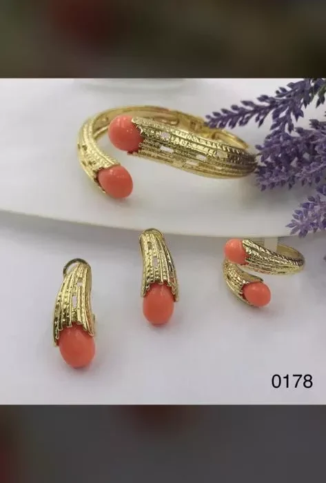 VIENNOIS GOLD WITH PEACH OVAL EARRINGS, RING AND BANGLE SET