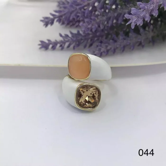 jpg4RBIEGEORANGE STONES WHITEGOLD CERAMIC RING