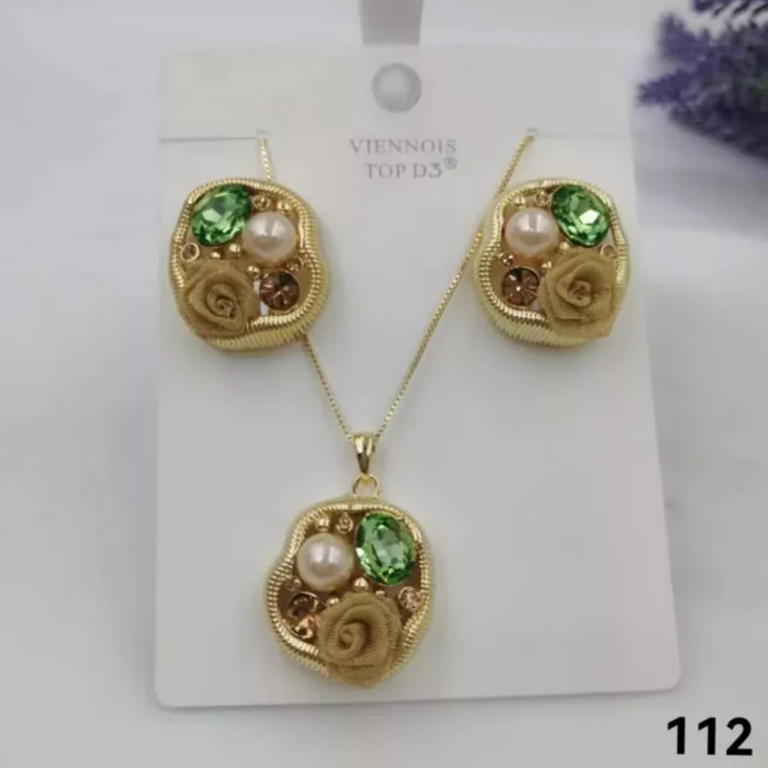 VIENNOIS GREEN STONE,WHITE PEARL,GOLD TISSUE AND STONES PENDANT AND EARRINGS CHAIN SET