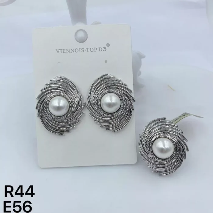 VIENNOIS SILVER SPIRAL WITH WHITE PEARL CENTER RING