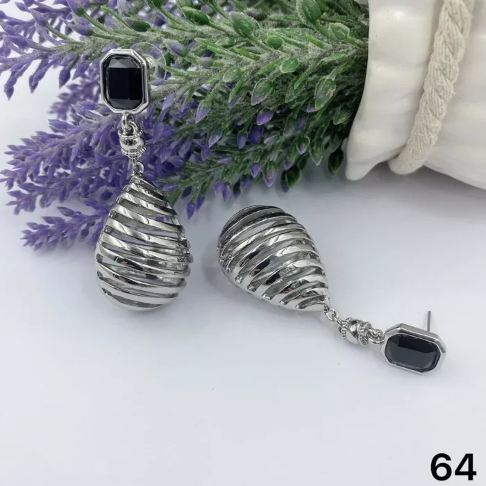VIENNOIS SILVER HOLLOW OVAL SPIRAL WITH BLACK SQUARE STONE DROP EARRING