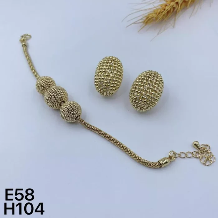 jpg8 EBGOLD 3 MESH BALLS BRACELET AND GOLD MESH EAR RINGS
