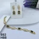 jpg92BE MILKY CREAM AND BEIGE SQUARE CRYSTALS DROP EARRING AND BRACELET