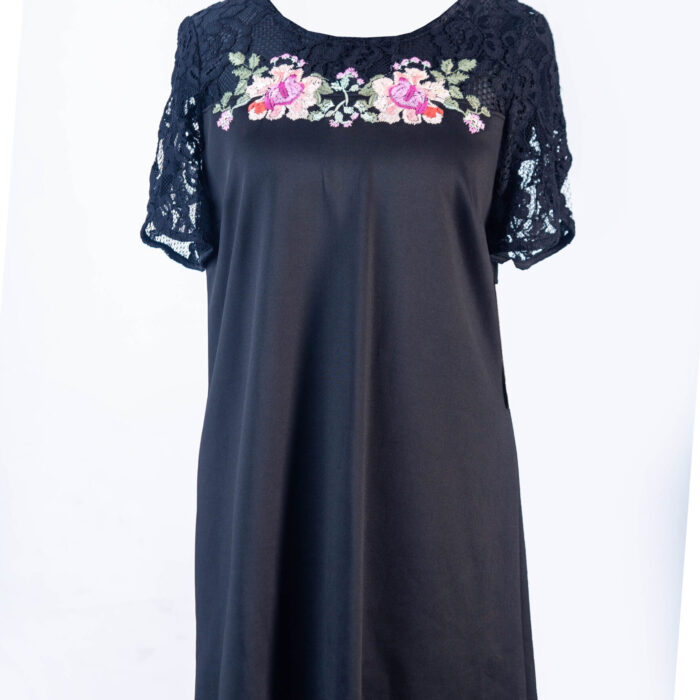 LUXUOLOGY/DB BLACK SHIFT DRESS WITH BLACK LACE FLARED SLEEVES AND BUST