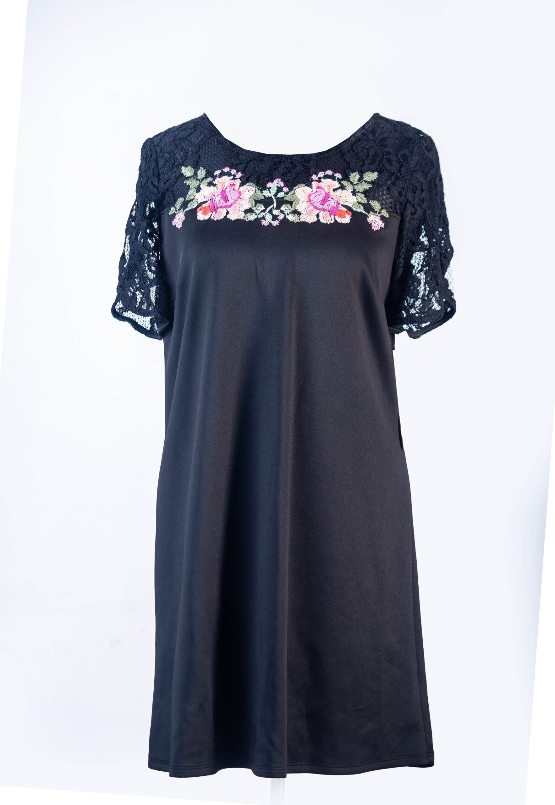LUXUOLOGY/DB BLACK SHIFT DRESS WITH BLACK LACE FLARED SLEEVES AND BUST