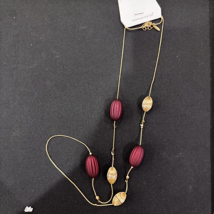 VIENNOIS LADIES GOLD CHAIN WITH BIG GOLD AND WINE PUMKIN SHAPED BALLS