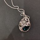 VIENNOIS SILVER LONG CHAIN WITH BOLD OVAL PENDANT WITH EMERALD GREEN AND BEIGE STONE SILVER TISSUE ROSE